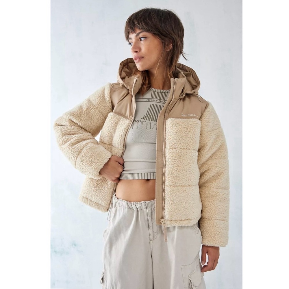 Cozy hooded fleece sherpa puffer jacket in two tone cream and tan